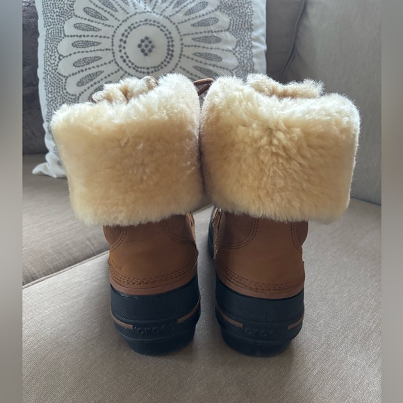 Crocs Women's AllCast II Luxe Snow Boot, Size 10. Like New! - Picture 6 of 11